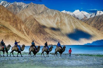 Srinagar to Leh Ladakh Car